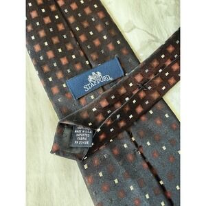Stafford	Burgundy Square Geometric Gradient Italian 100% Silk Tie Made In USA